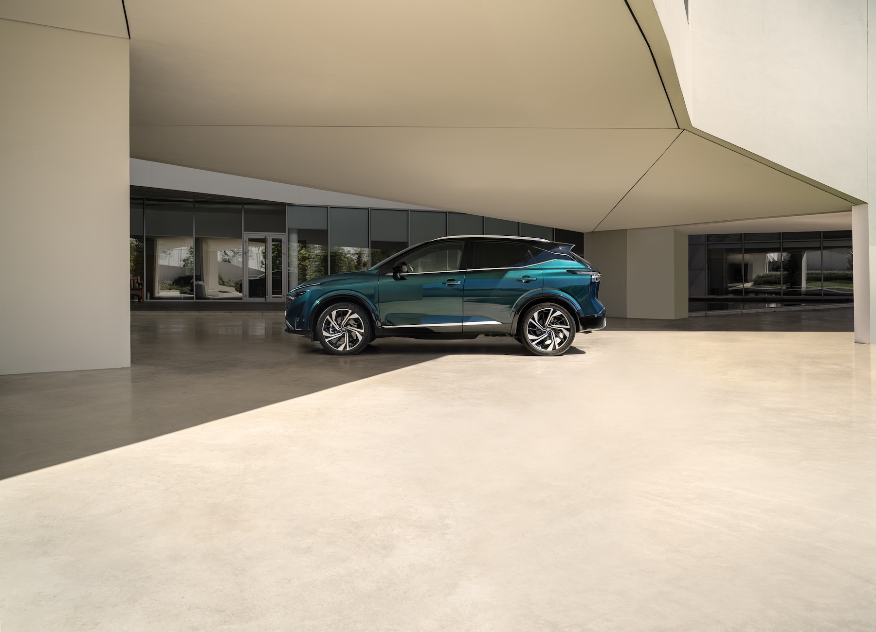 Hibridas ar benzinu varomas elektromobilis? „Nissan“ pristato naujos kartos „e-POWER“ pavaros sistemą
