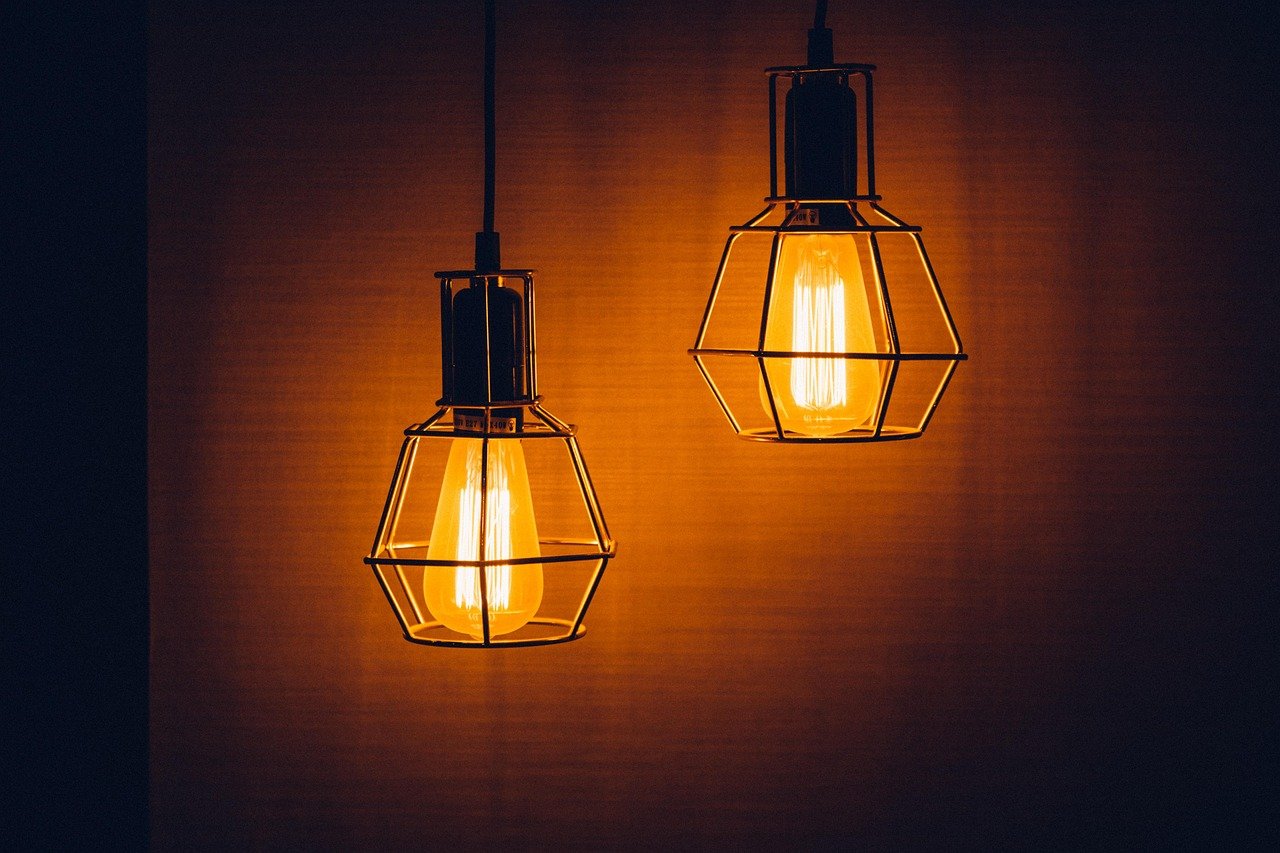 Kaip pasirinkti elektros įrangą, kuri tarnautų ilgai ir patikimai?